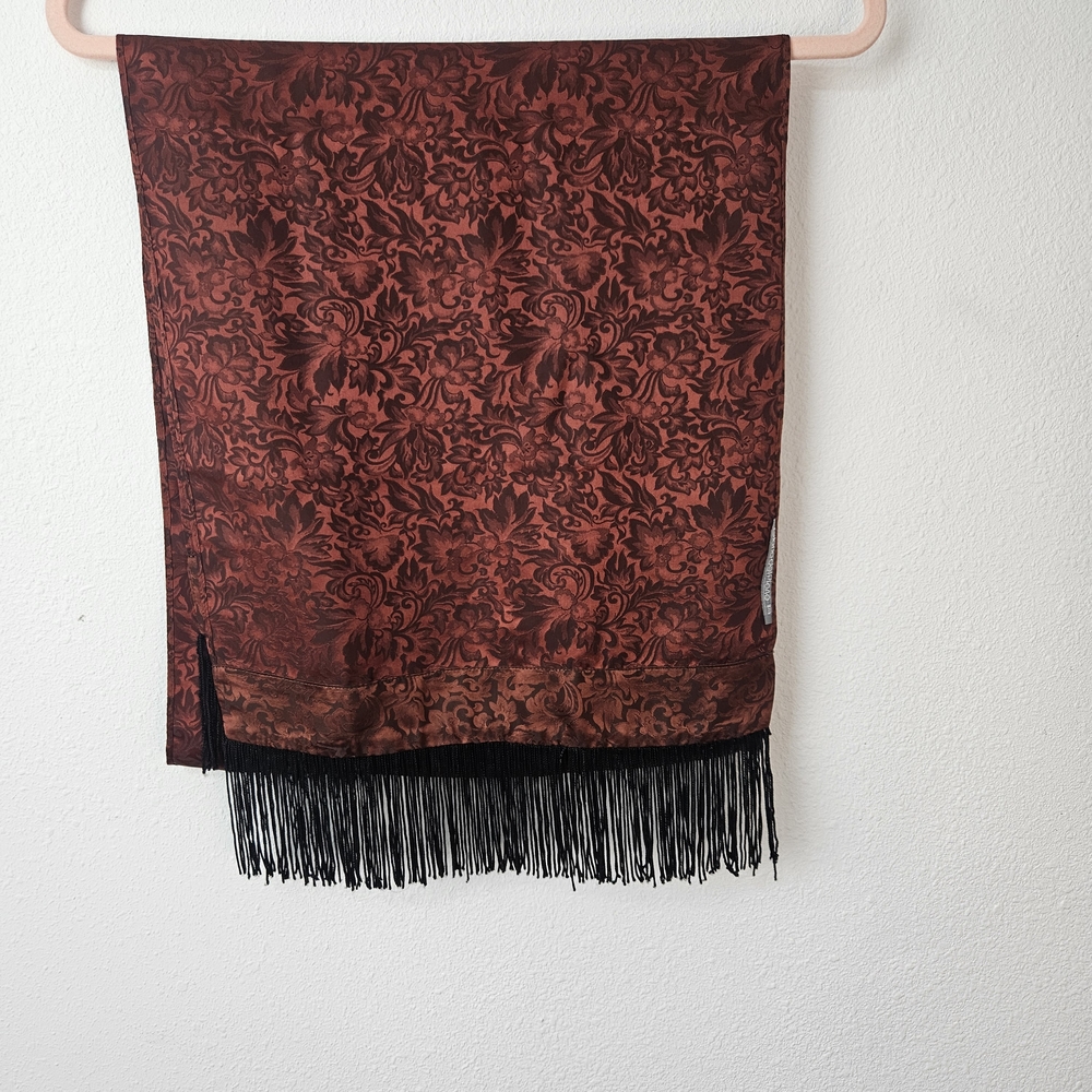 GLORIA DEL PLANO Elegant Red and Black Floral Silk Scarf with Fringe